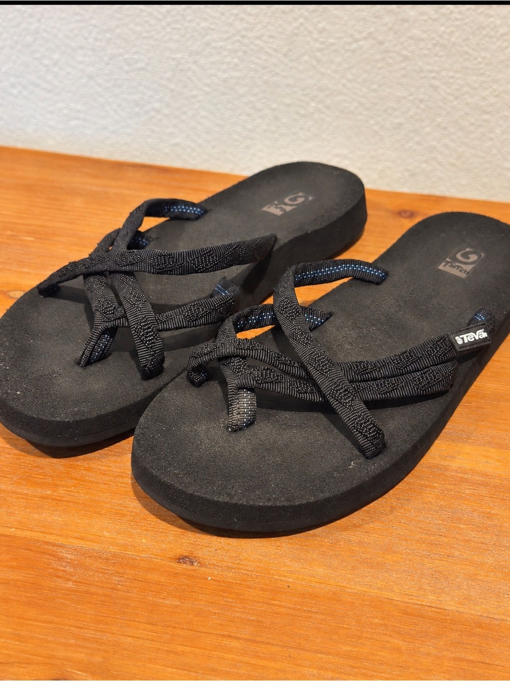 Teva Women’s 8 Olowahu Mush Black Flip Flop Strappy Sandals